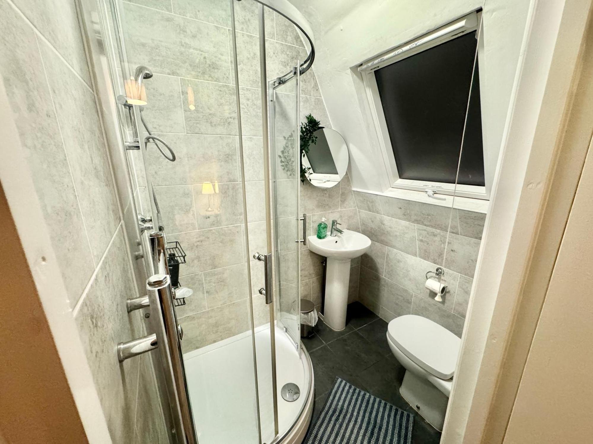 Modern En-Suite Rooms By Finsbury Park Station 8 Mins To King'S Cross By Tube London Exterior photo